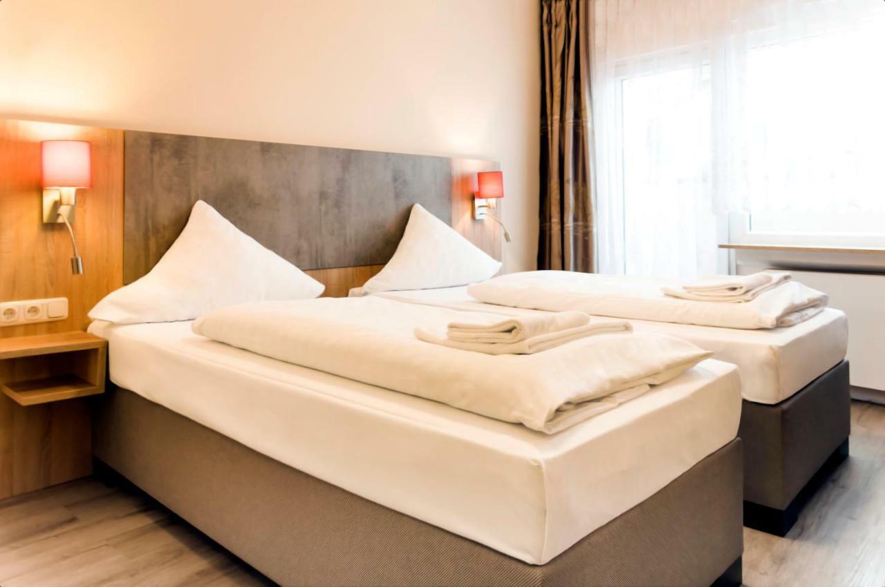 Hotel Royal Francoforte sul Meno Esterno foto